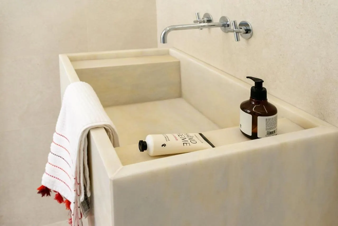 Lisbon Evergreen Apartment