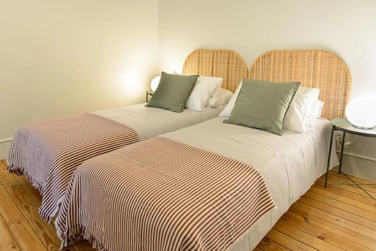 Lisbon Evergreen Apartment